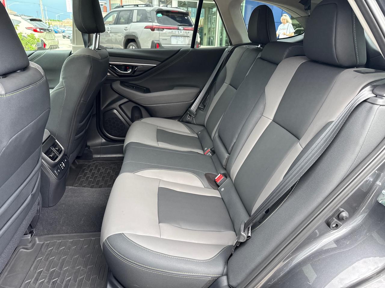 2025 Subaru Outback ONYX Photo