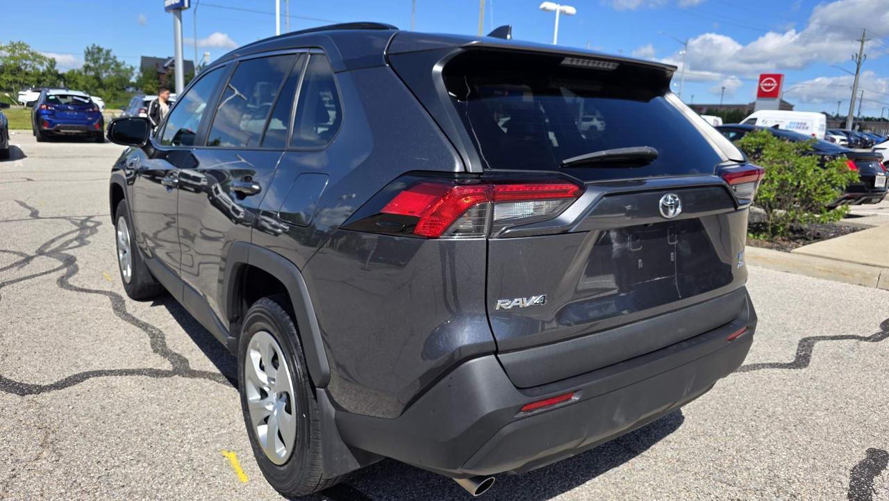 2020 Toyota RAV4 LE NO ACCIDENTS! ONE OWNER! LOW KM! Photo