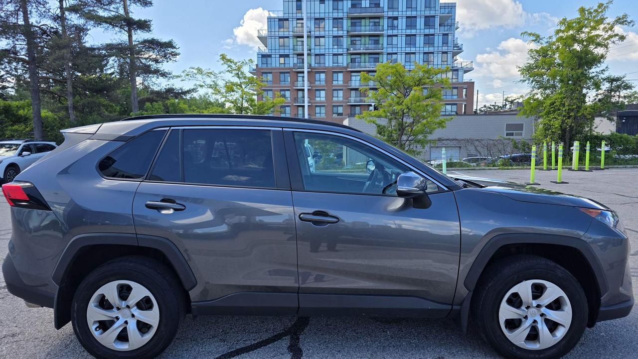 2020 Toyota RAV4 LE NO ACCIDENTS! ONE OWNER! LOW KM! Photo