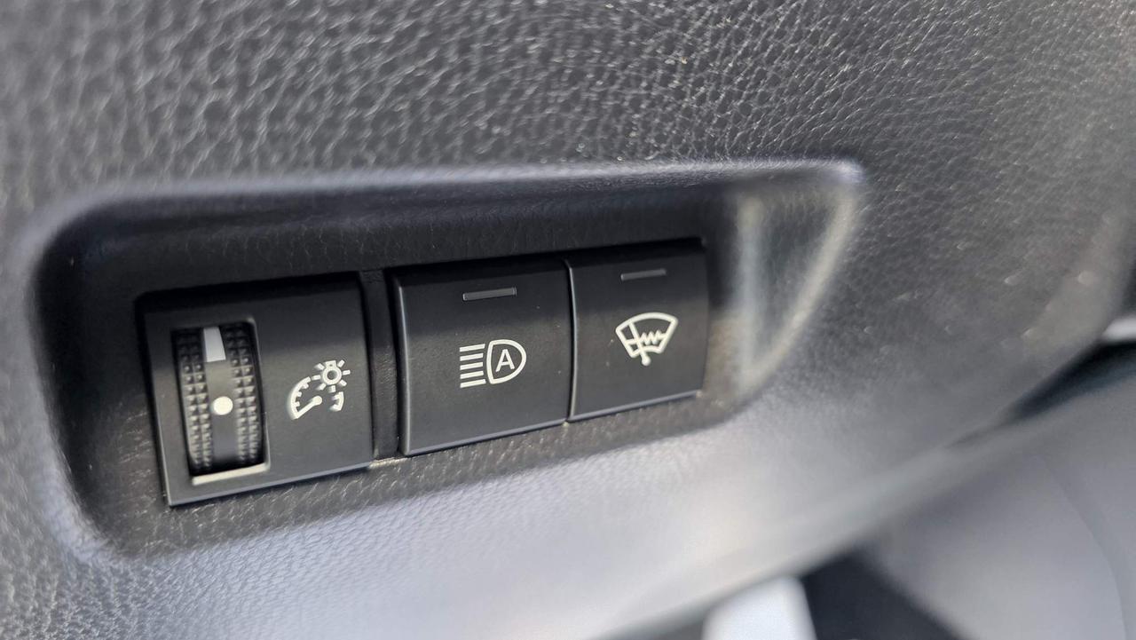 2020 Toyota RAV4 LE NO ACCIDENTS! ONE OWNER! LOW KM! Photo