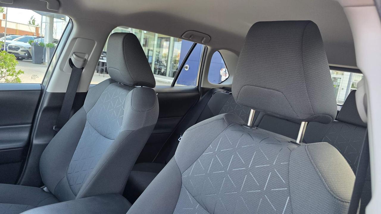 2020 Toyota RAV4 LE NO ACCIDENTS! ONE OWNER! LOW KM! Photo