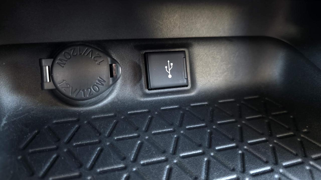 2020 Toyota RAV4 LE NO ACCIDENTS! ONE OWNER! LOW KM! Photo