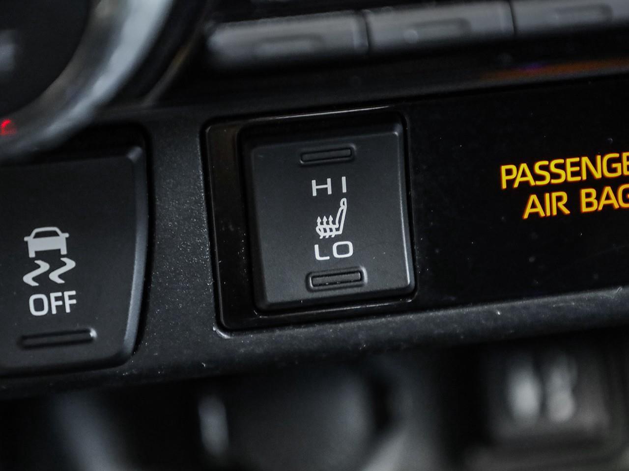 2019 Toyota RAV4 XLE Photo