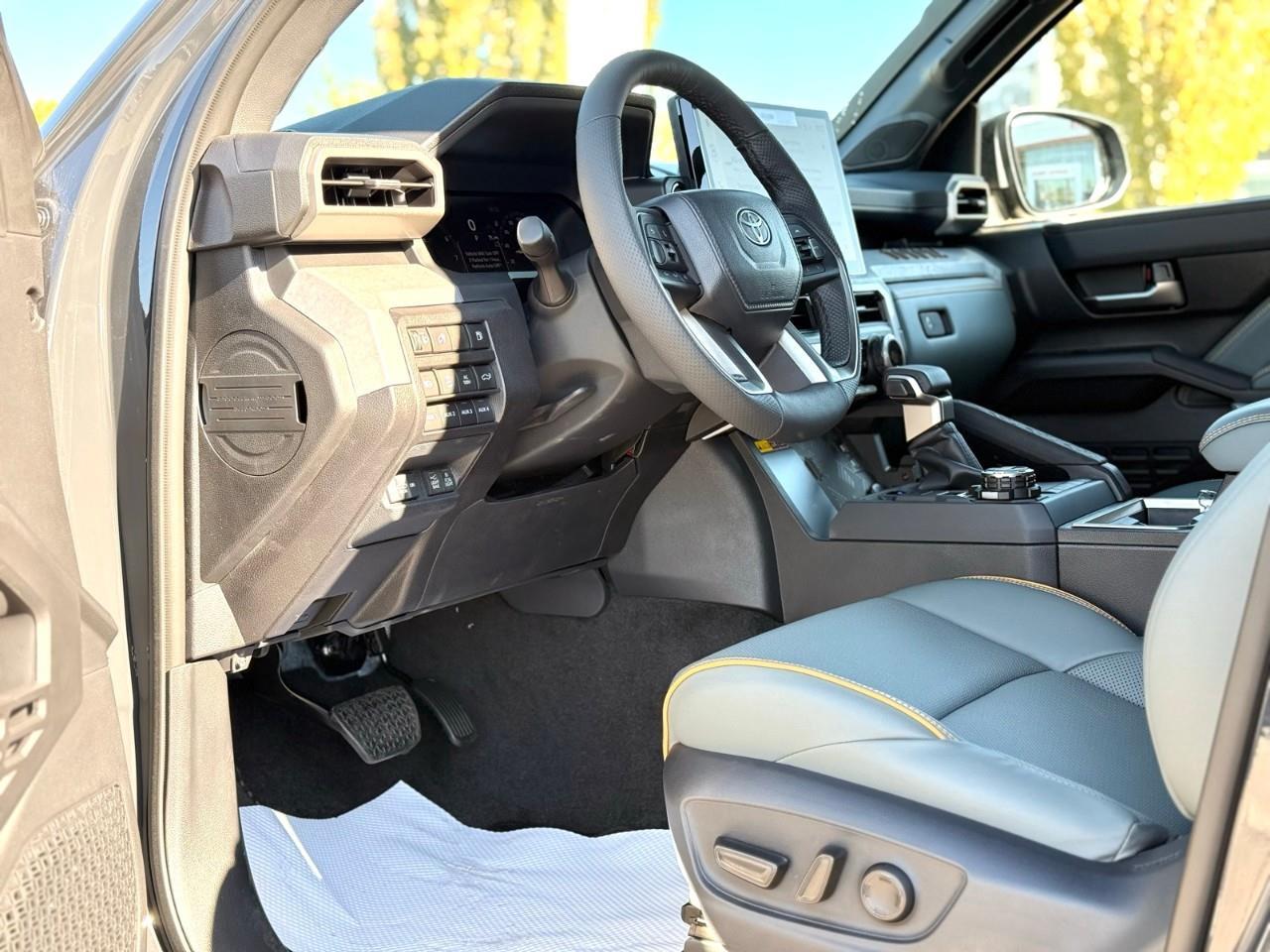 2026 Toyota TACOMA HYBRID AVAILABLE IN-STORE NOW!! Photo4