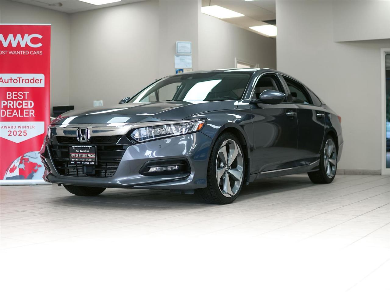 2018 Honda Accord TOURING | NO ACCIDENTS | NAV | LTHR | SUNROOF Photo