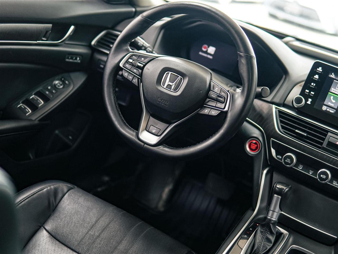 2018 Honda Accord TOURING | NO ACCIDENTS | NAV | LTHR | SUNROOF Photo