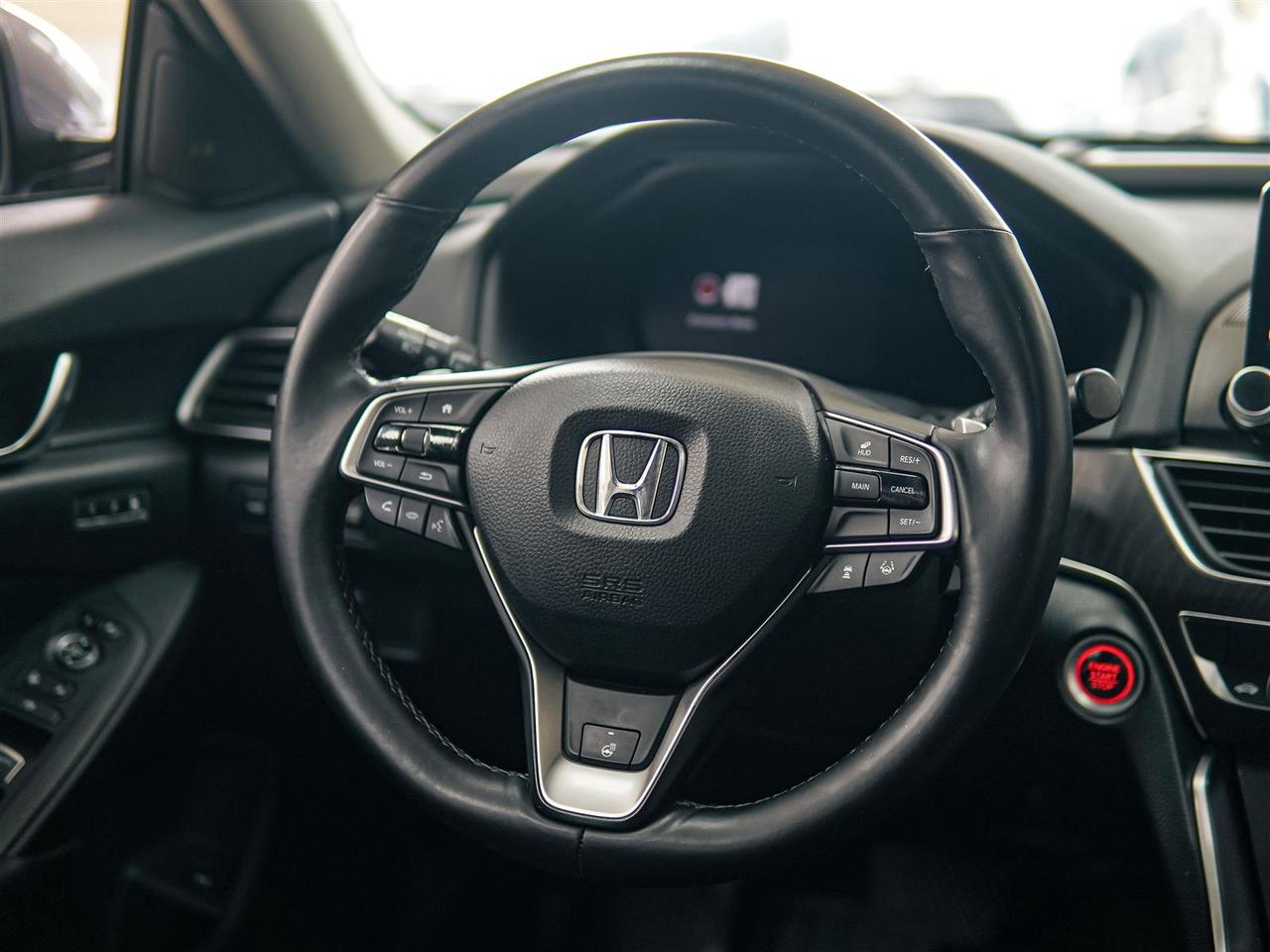 2018 Honda Accord TOURING | NO ACCIDENTS | NAV | LTHR | SUNROOF Photo