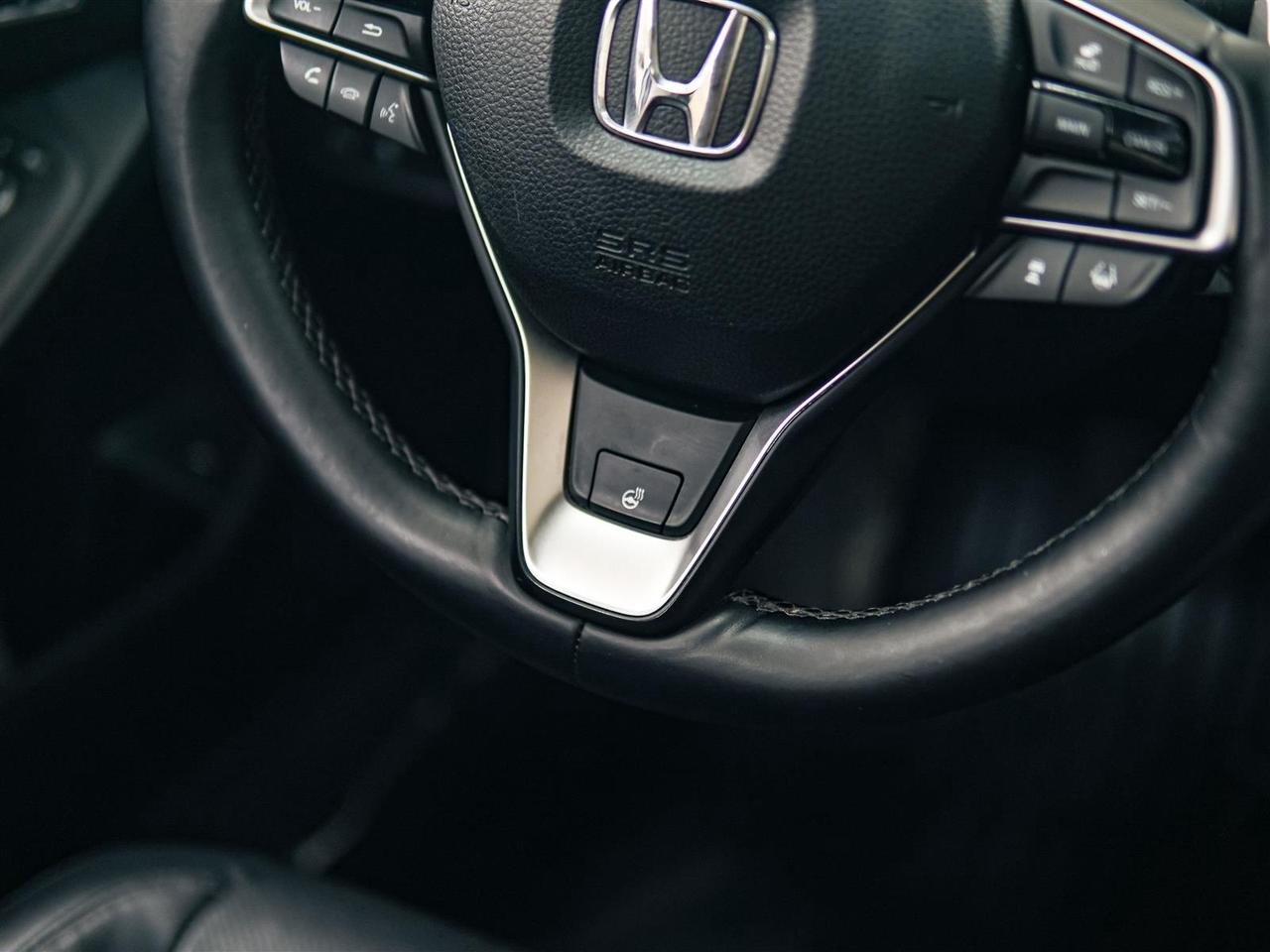 2018 Honda Accord TOURING | NO ACCIDENTS | NAV | LTHR | SUNROOF Photo