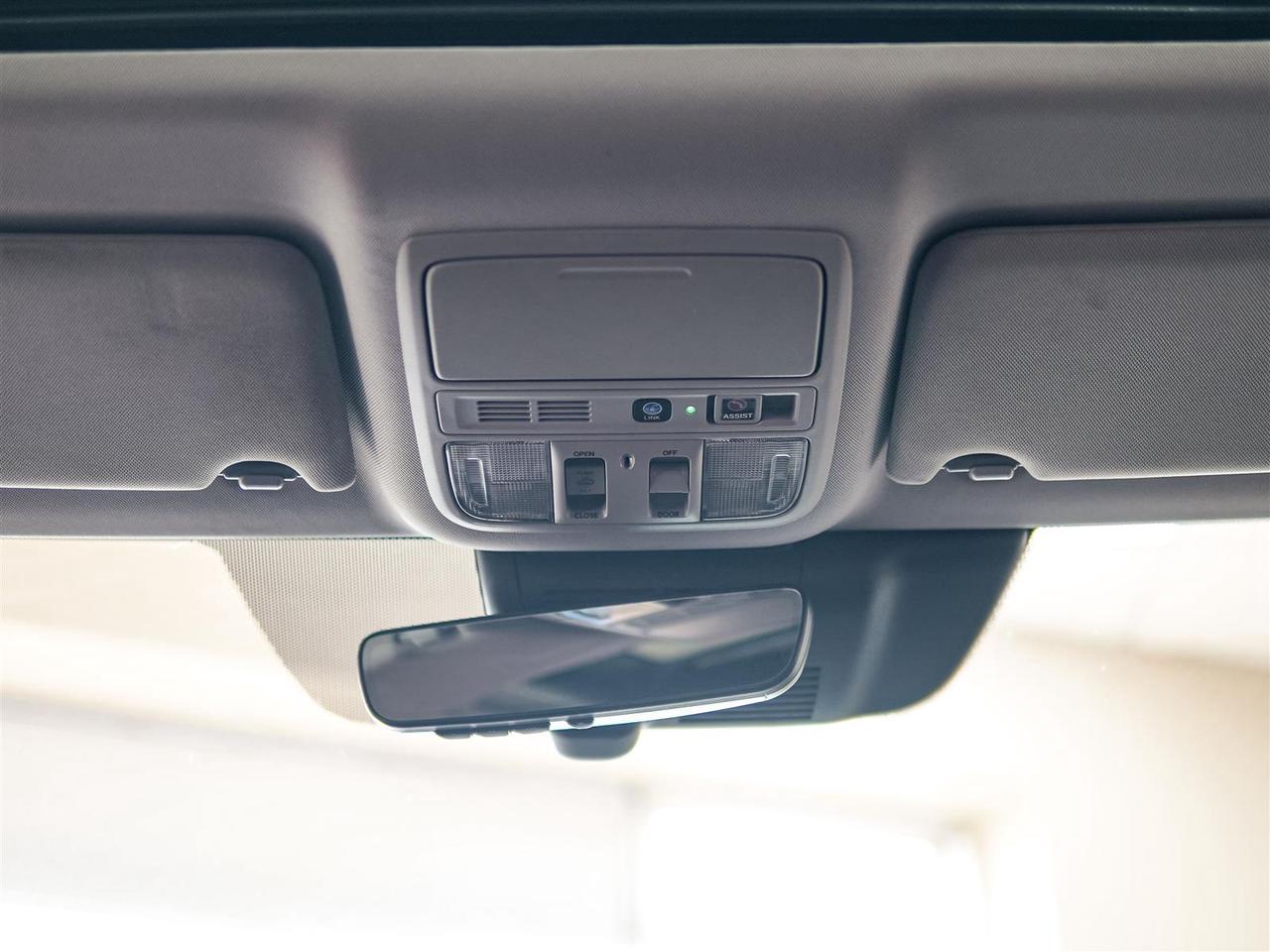 2018 Honda Accord TOURING | NO ACCIDENTS | NAV | LTHR | SUNROOF Photo