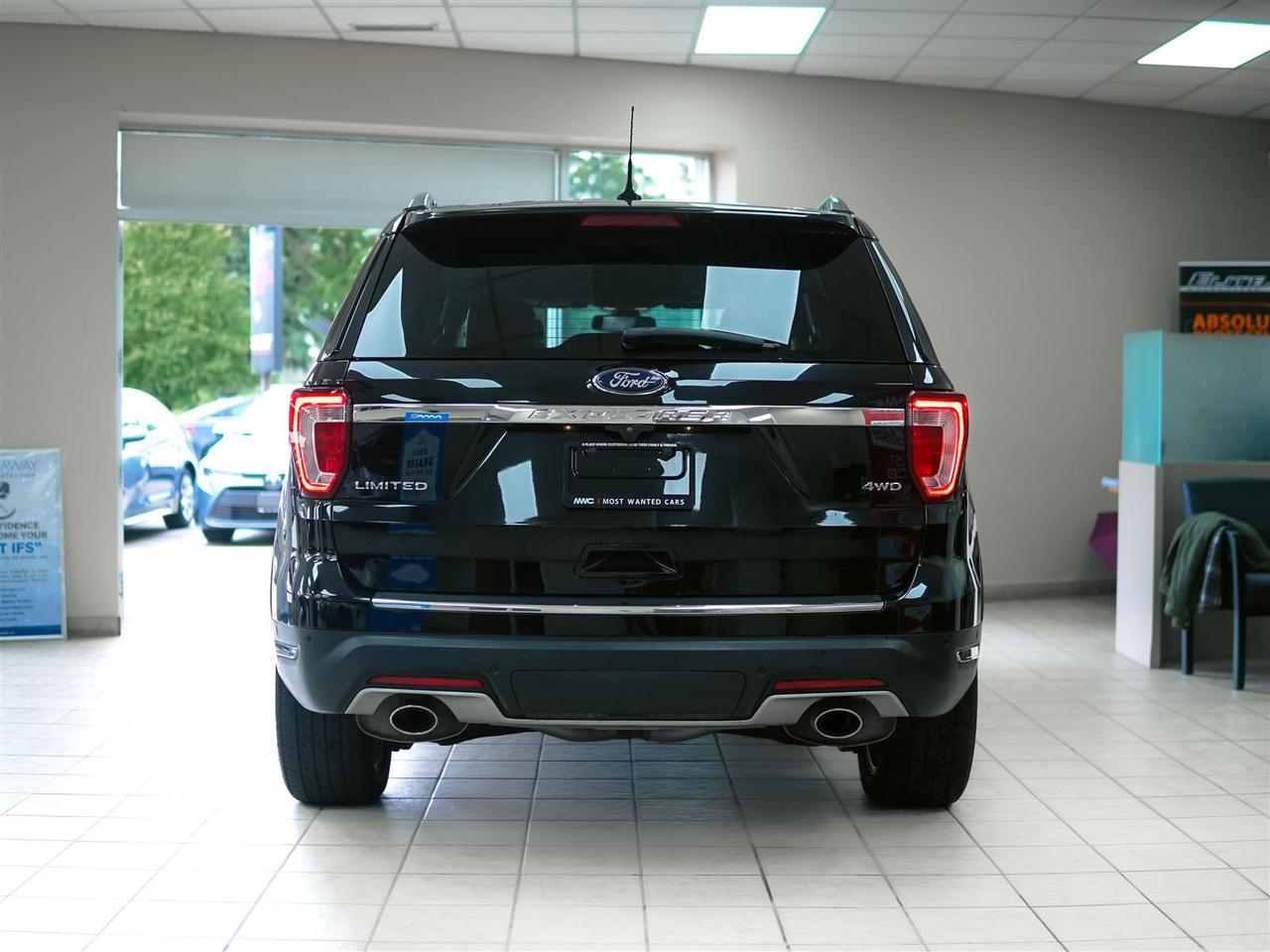 2018 Ford Explorer LIMITED | 4WD | LTHR | NAV | CAPTAIN PKG Photo
