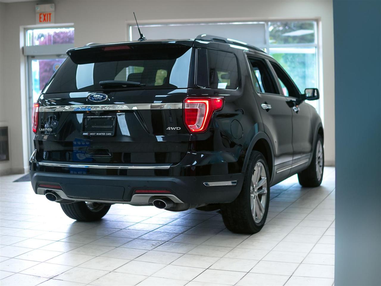 2018 Ford Explorer LIMITED | 4WD | LTHR | NAV | CAPTAIN PKG Photo