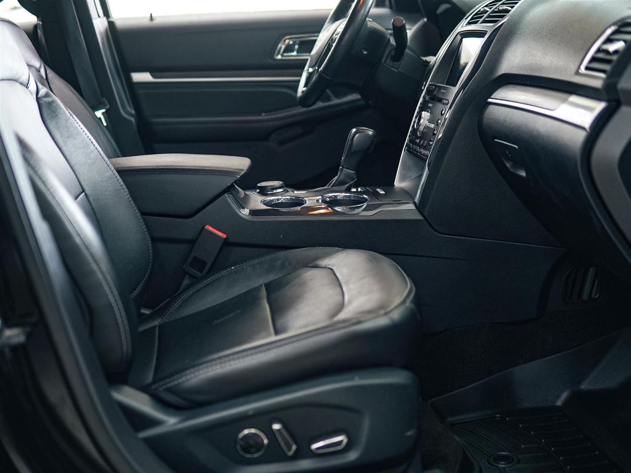 2018 Ford Explorer LIMITED | 4WD | LTHR | NAV | CAPTAIN PKG Photo