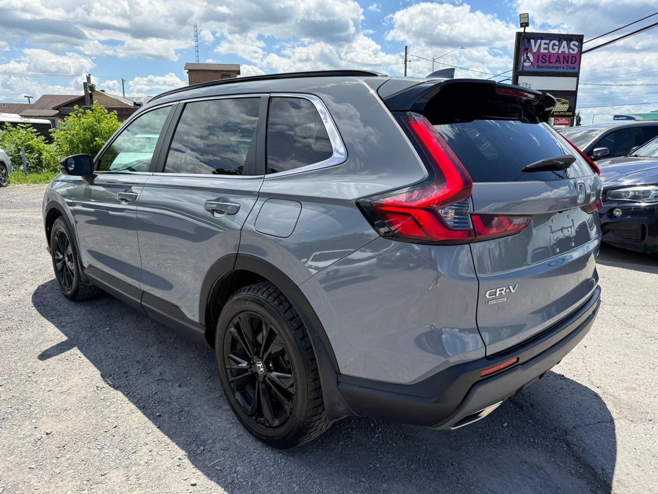 2023 Honda CR-V Touring Photo
