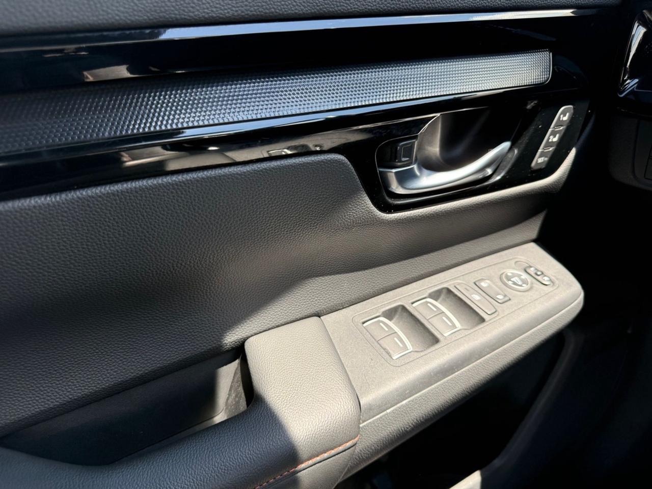 2023 Honda CR-V Touring Photo