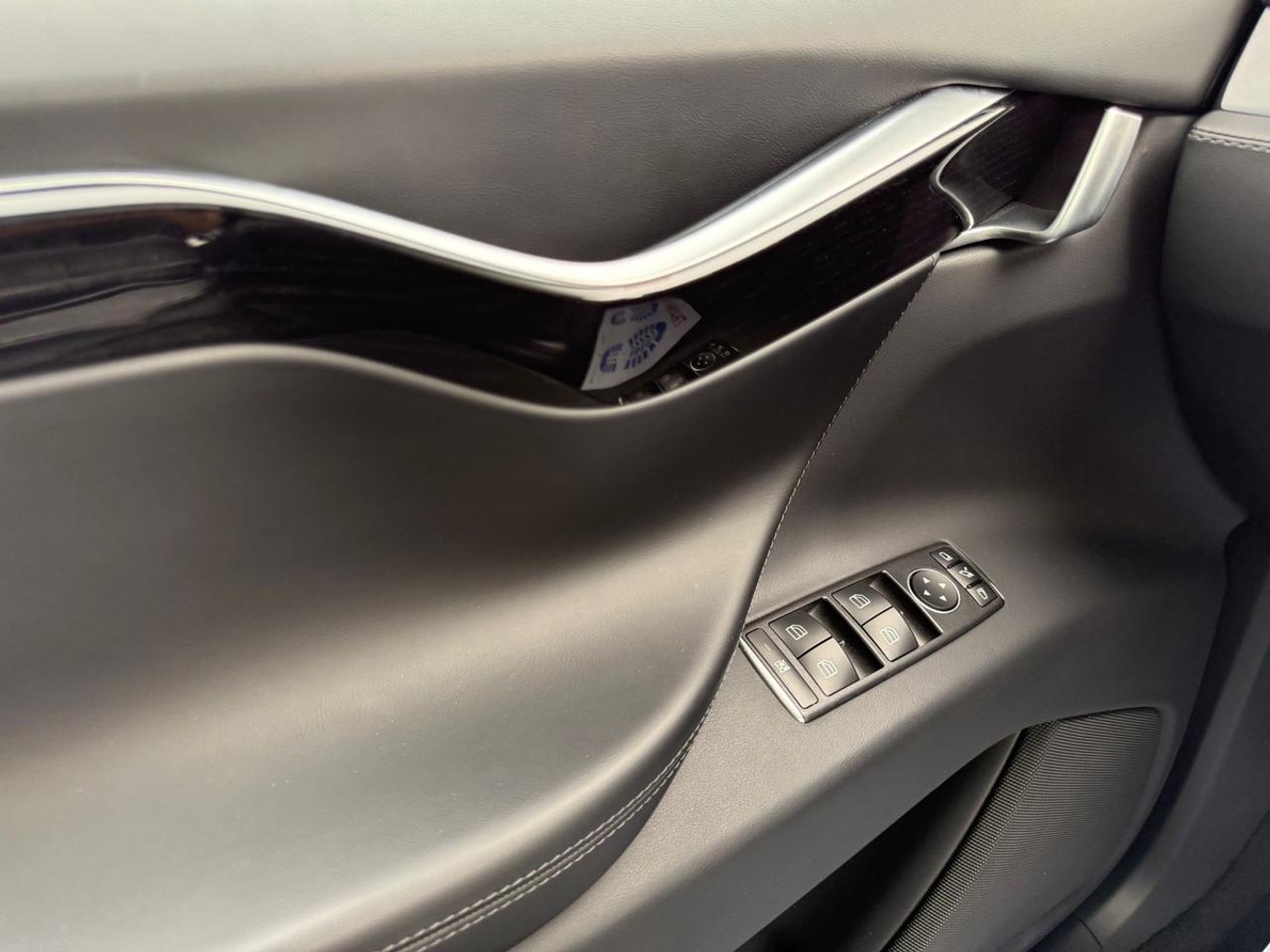 2017 Tesla Model X 90D Photo
