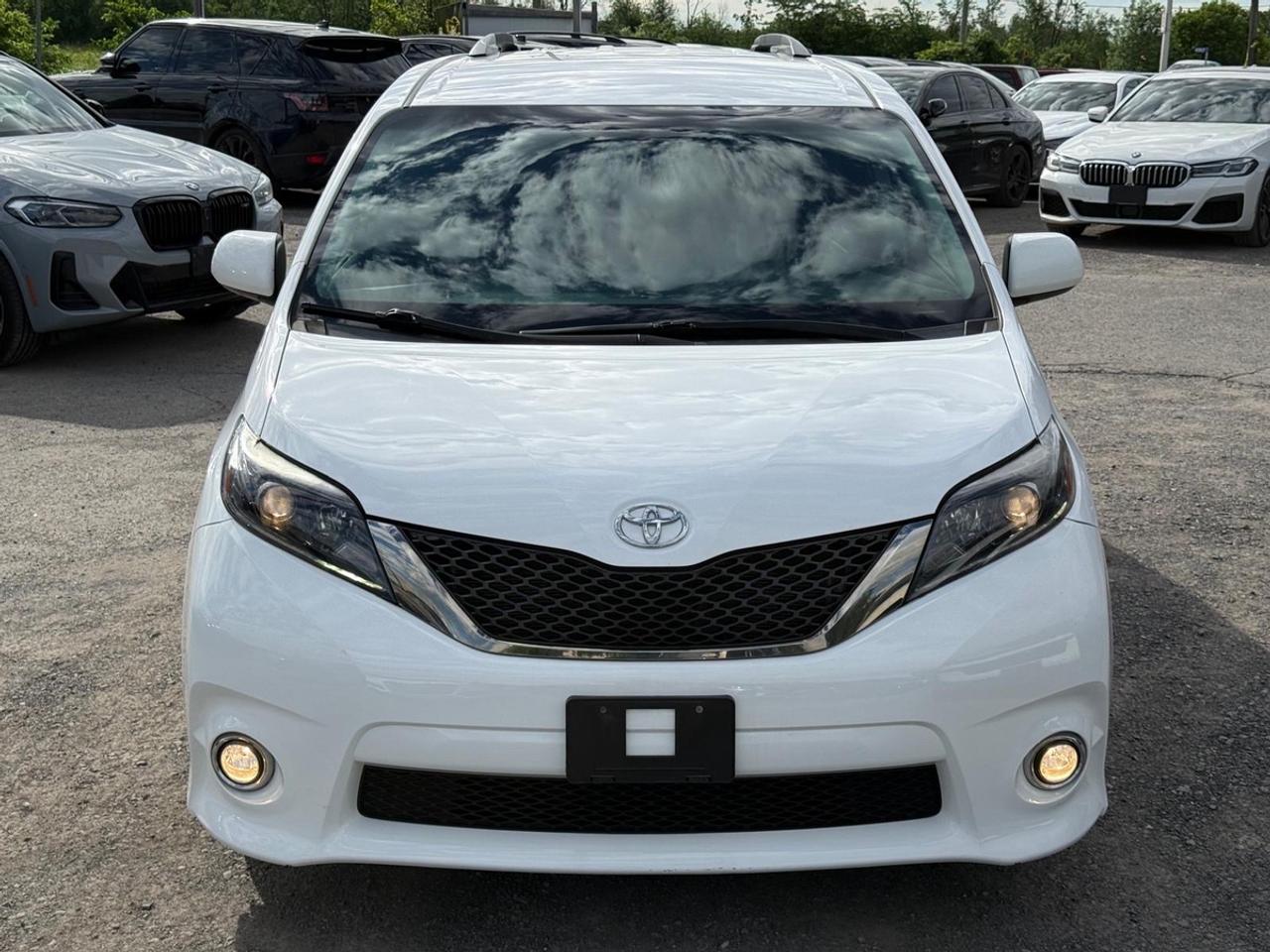 2016 Toyota Sienna SE Photo