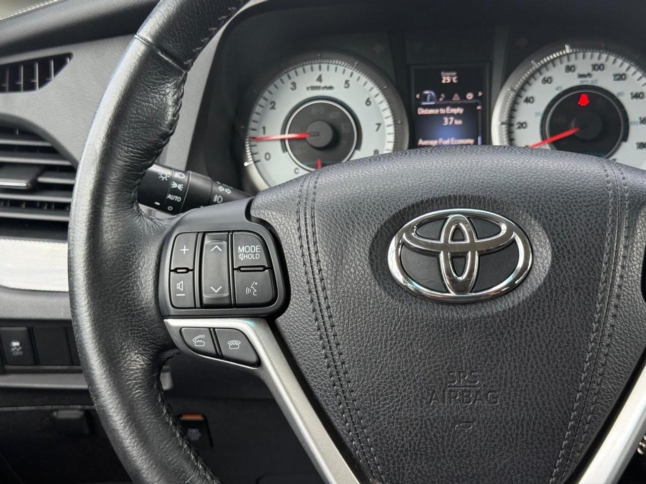 2016 Toyota Sienna SE Photo
