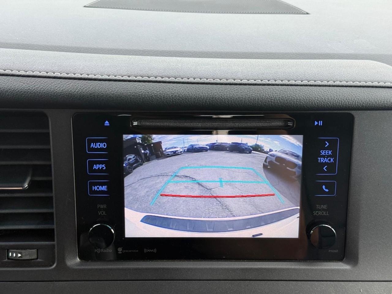 2016 Toyota Sienna SE Photo