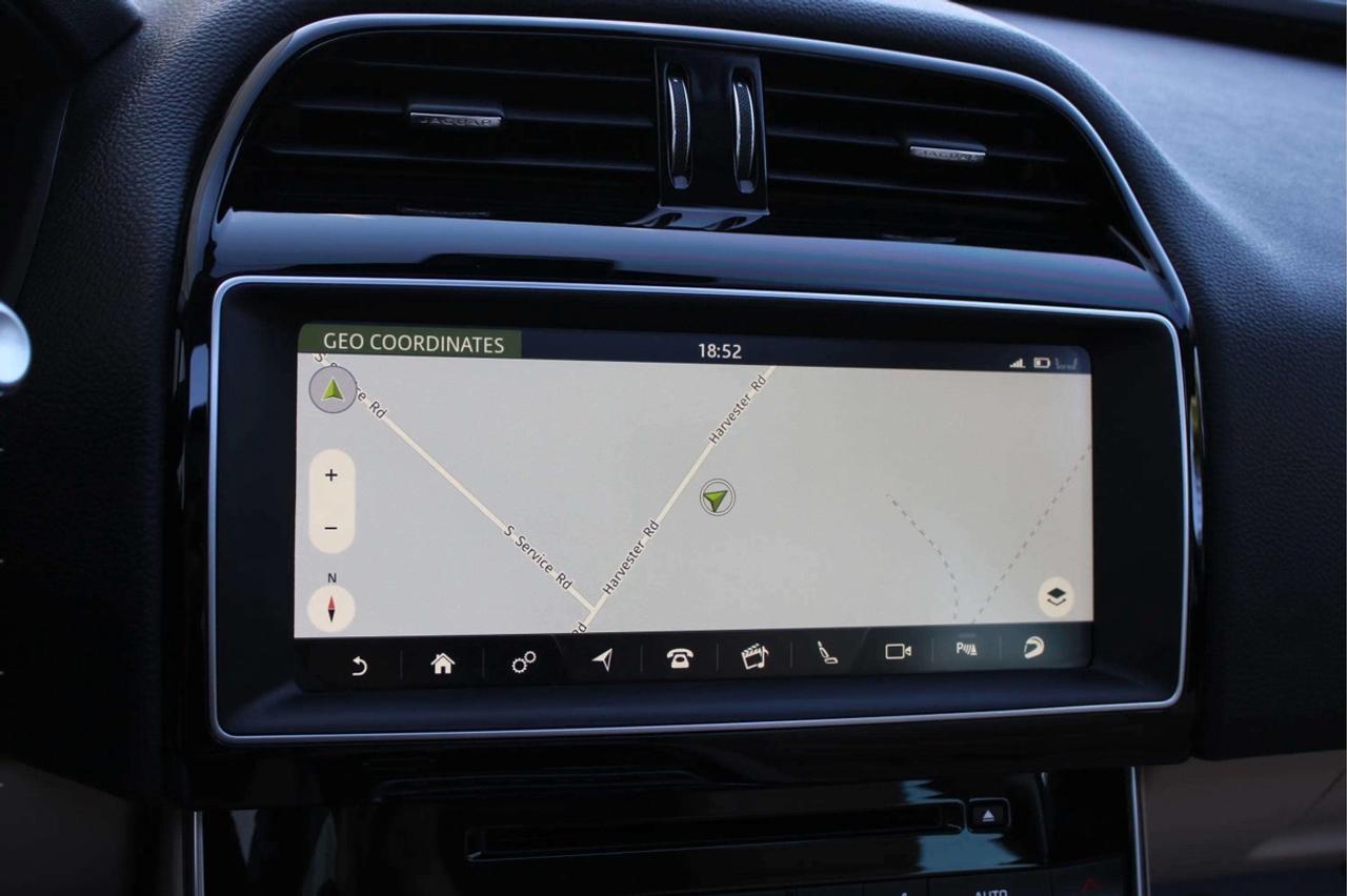 2018 Jaguar XE PRESTIGE Photo