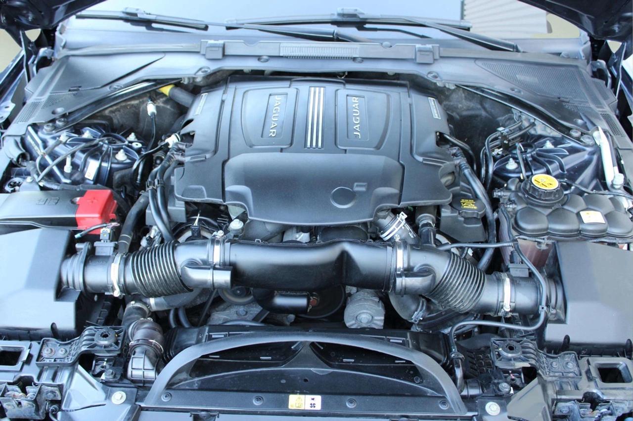 2018 Jaguar XE PRESTIGE Photo