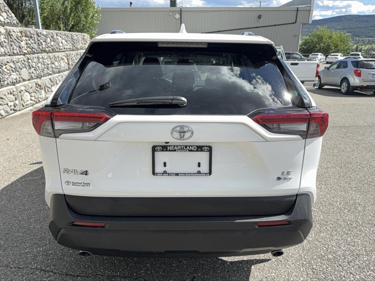 2025 Toyota RAV4 LE Photo