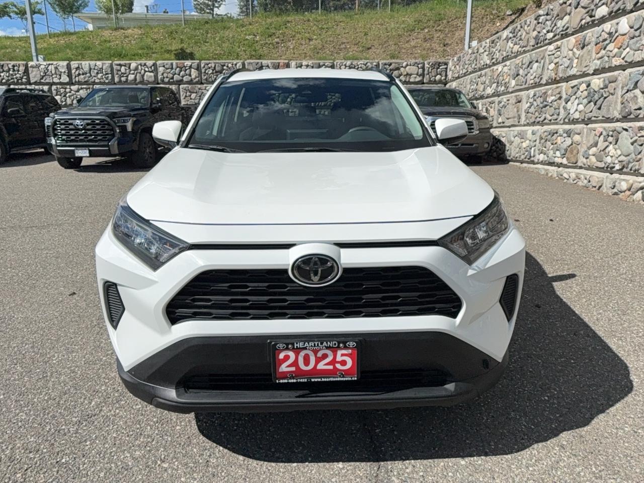 2025 Toyota RAV4 LE Photo1