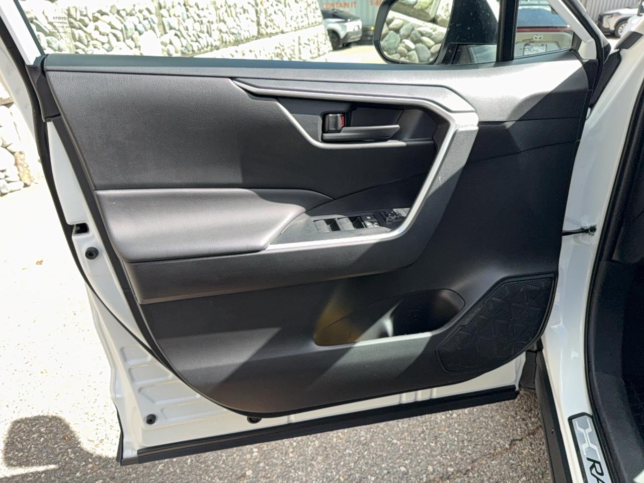 2025 Toyota RAV4 LE Photo