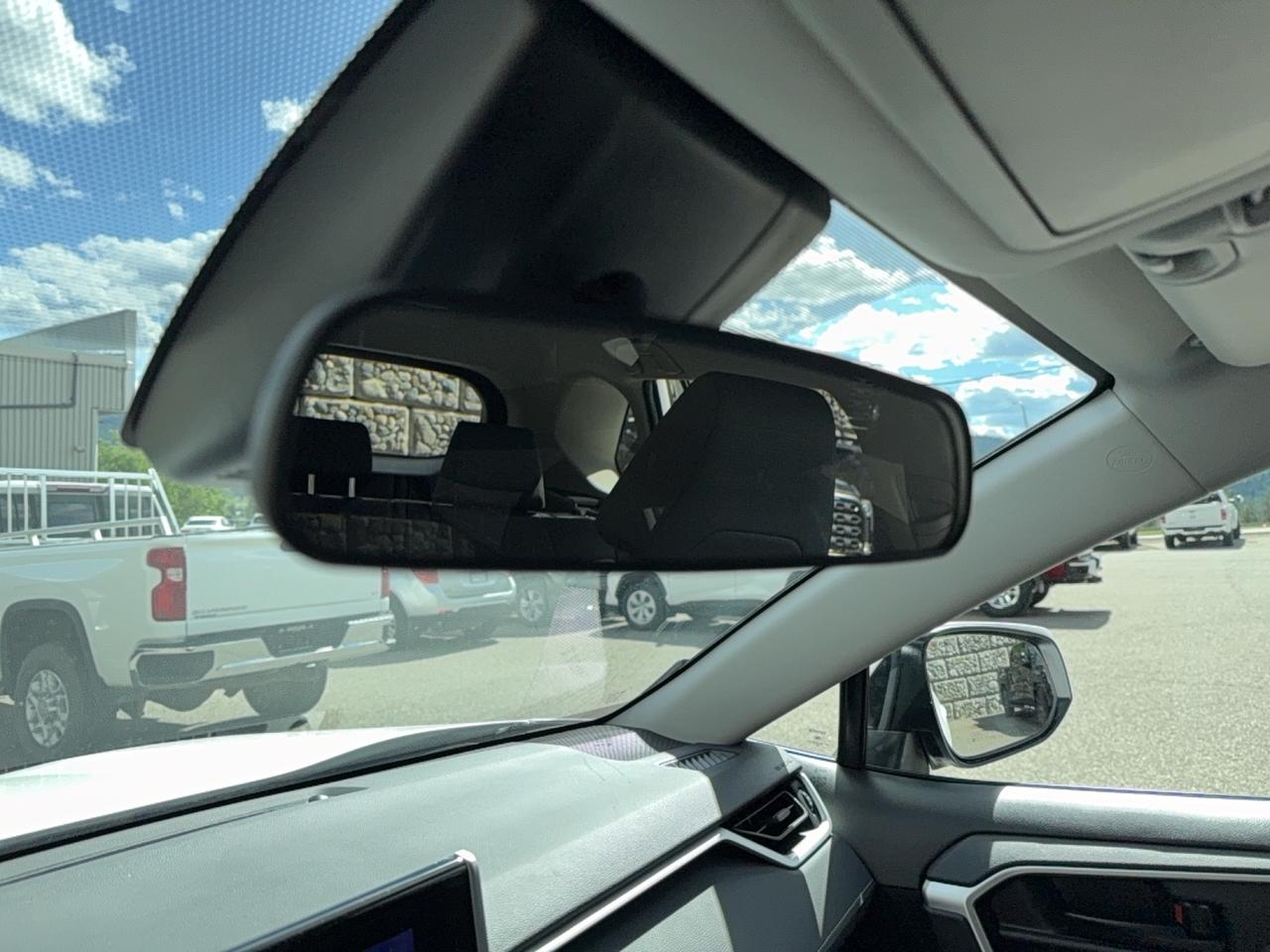 2025 Toyota RAV4 LE Photo