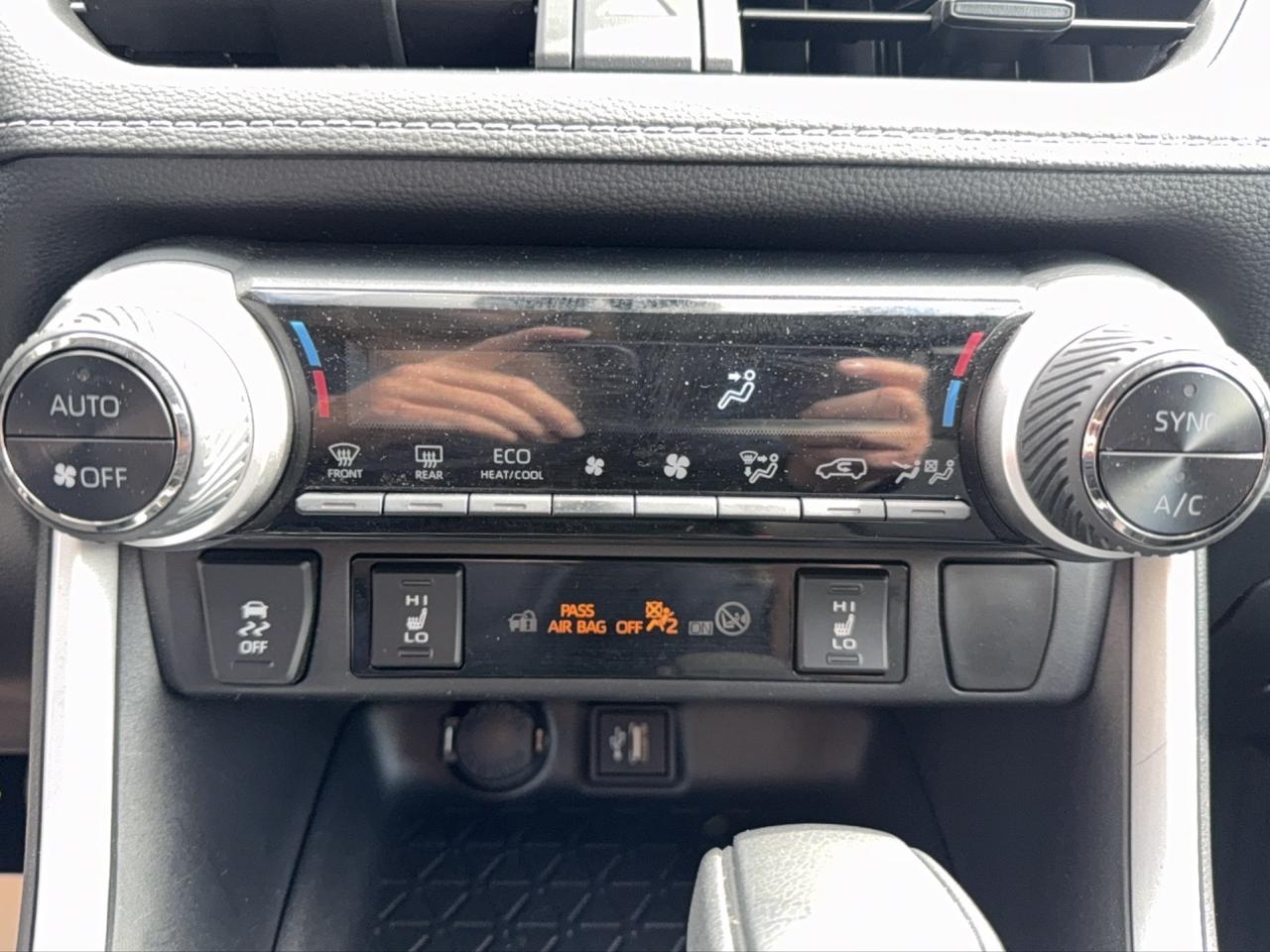 2025 Toyota RAV4 LE Photo