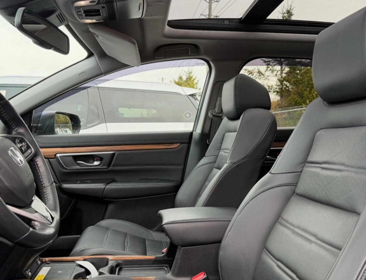 2021 Honda CR-V Touring AWD | Leather | Heated Seats + Steering | Panoramic Sunroof | BSM | Adaptive Cruise & More ! Photo