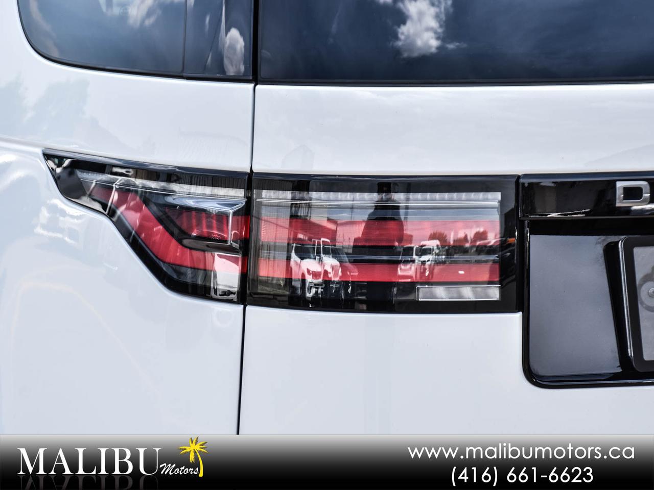 2023 Land Rover Discovery R-Dynamic HSE Photo