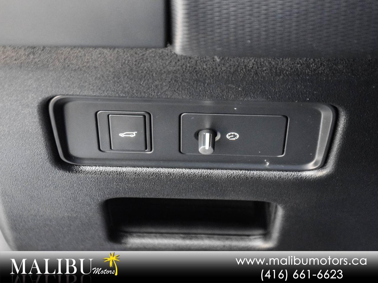 2023 Land Rover Discovery R-Dynamic HSE Photo