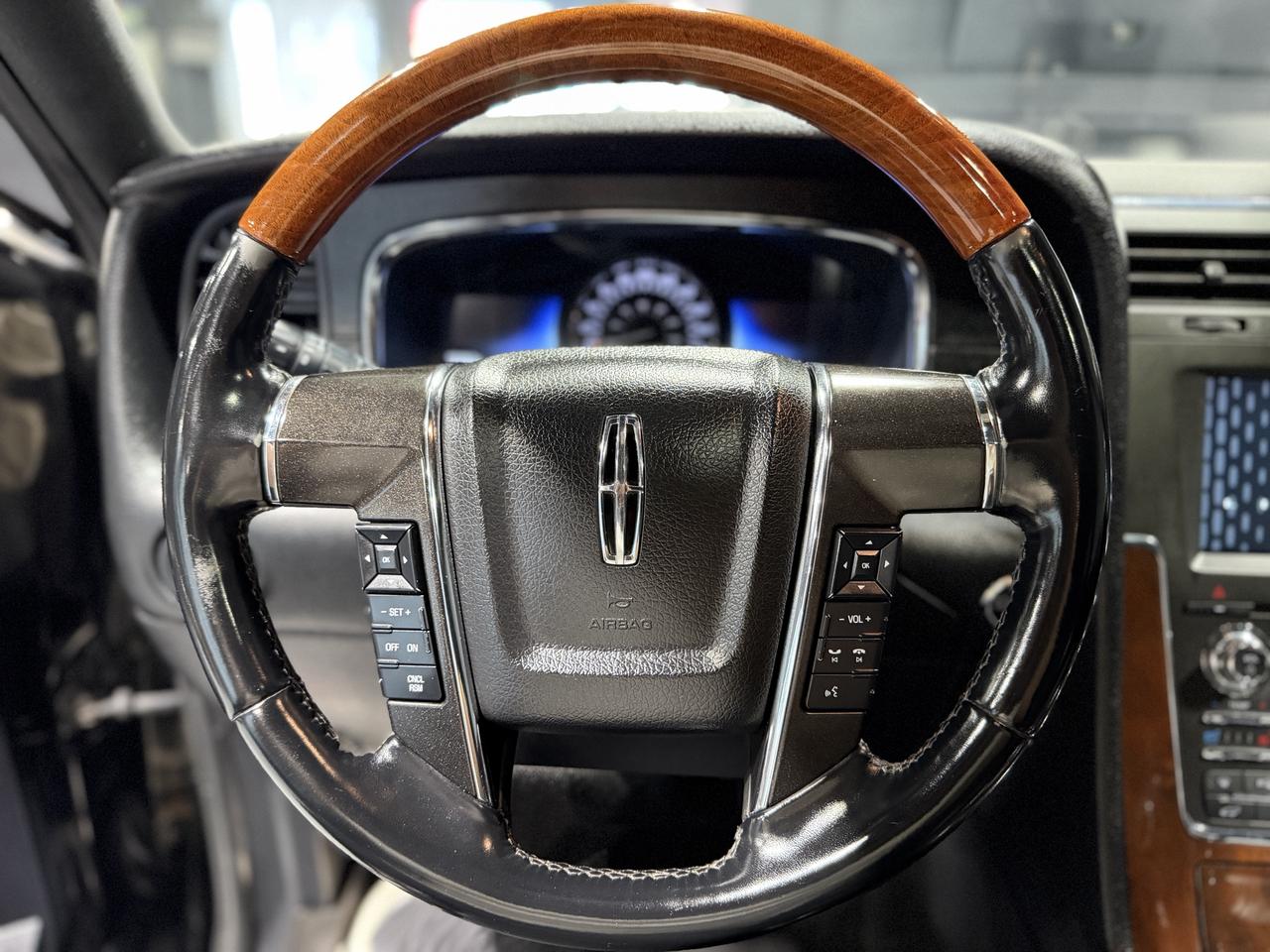 2017 Lincoln Navigator 4WD 4dr Select Photo