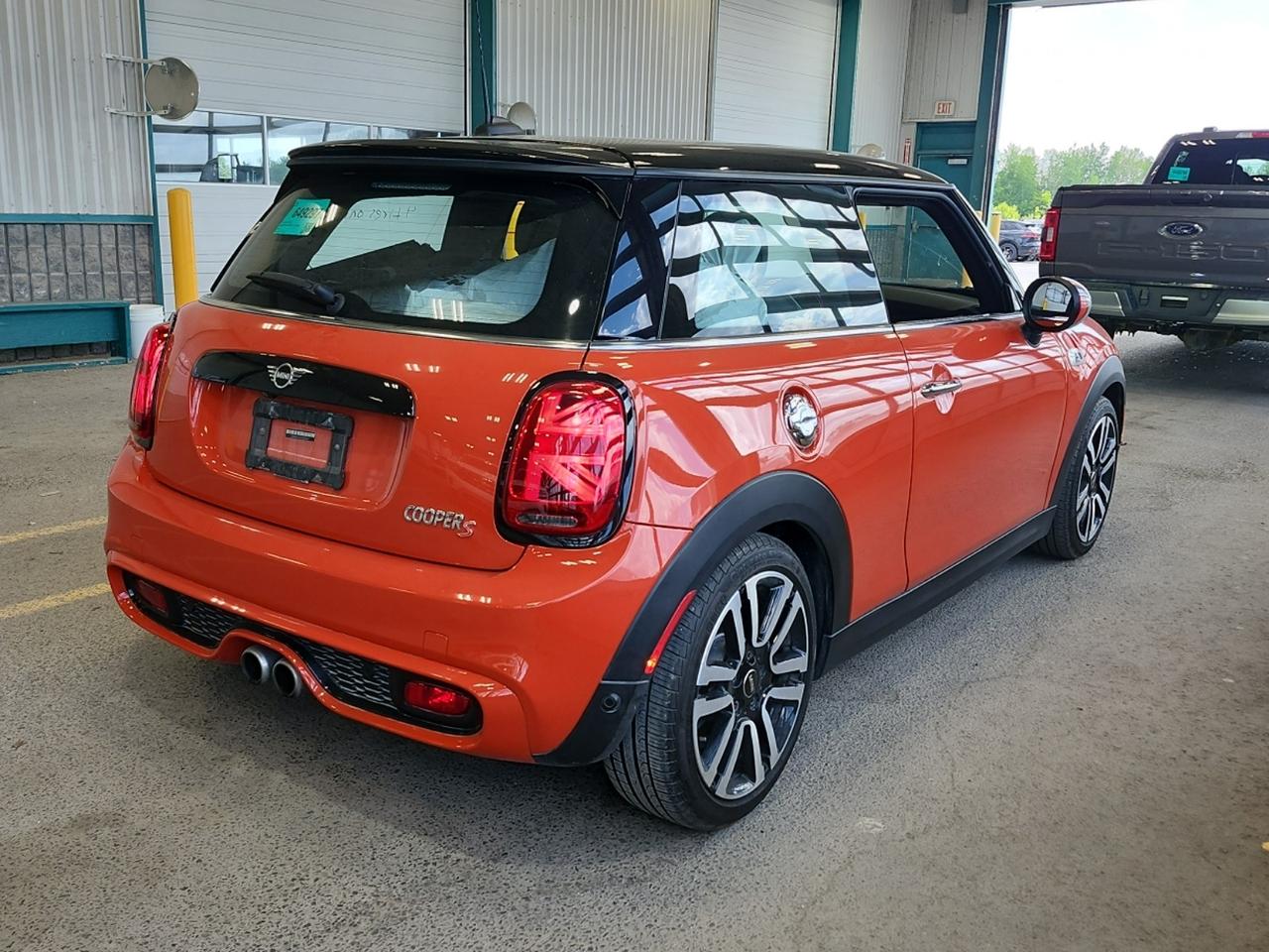 2019 MINI Cooper S Cooper S - ONLY 33K! SUNROOF, NAV, LEATHER, LOADED Photo7