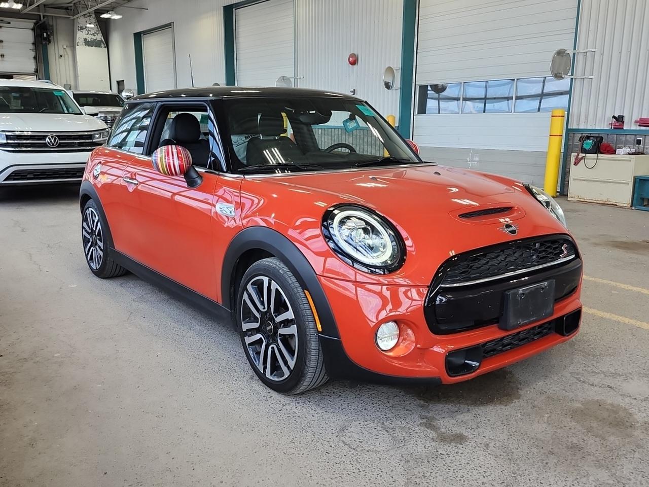 2019 MINI Cooper S Cooper S - ONLY 33K! SUNROOF, NAV, LEATHER, LOADED Photo29