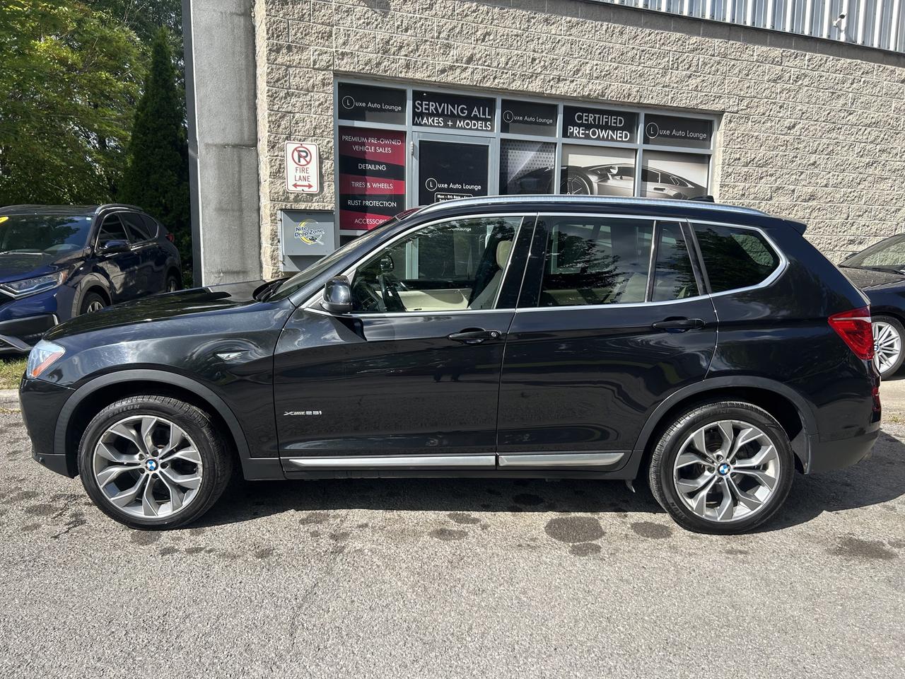 2017 BMW X3 xDrive28i - LOW KM, PANO ROOF, H/K STEREO, LOADED! Photo