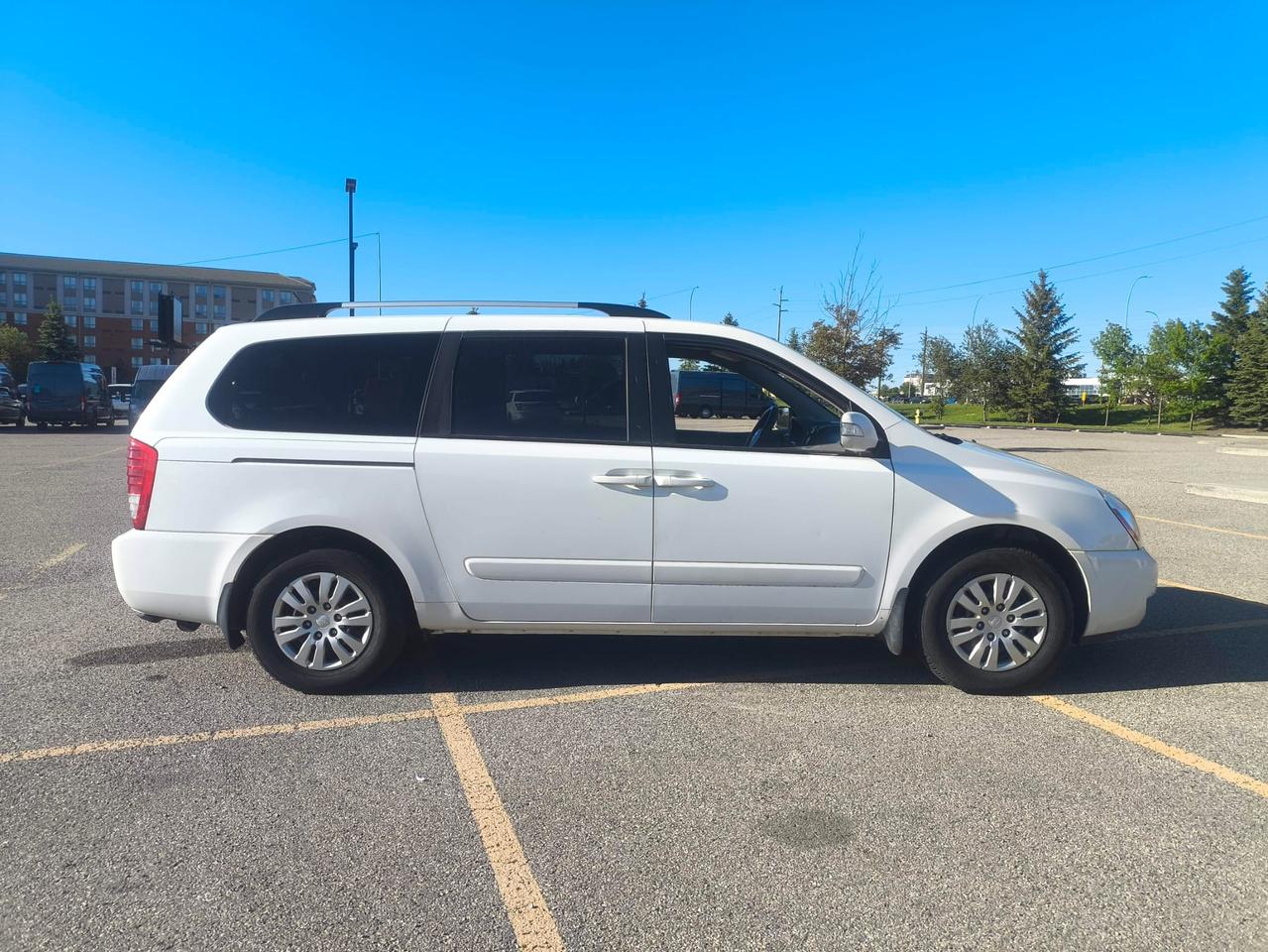 2011 Kia Sedona LX Base Photo