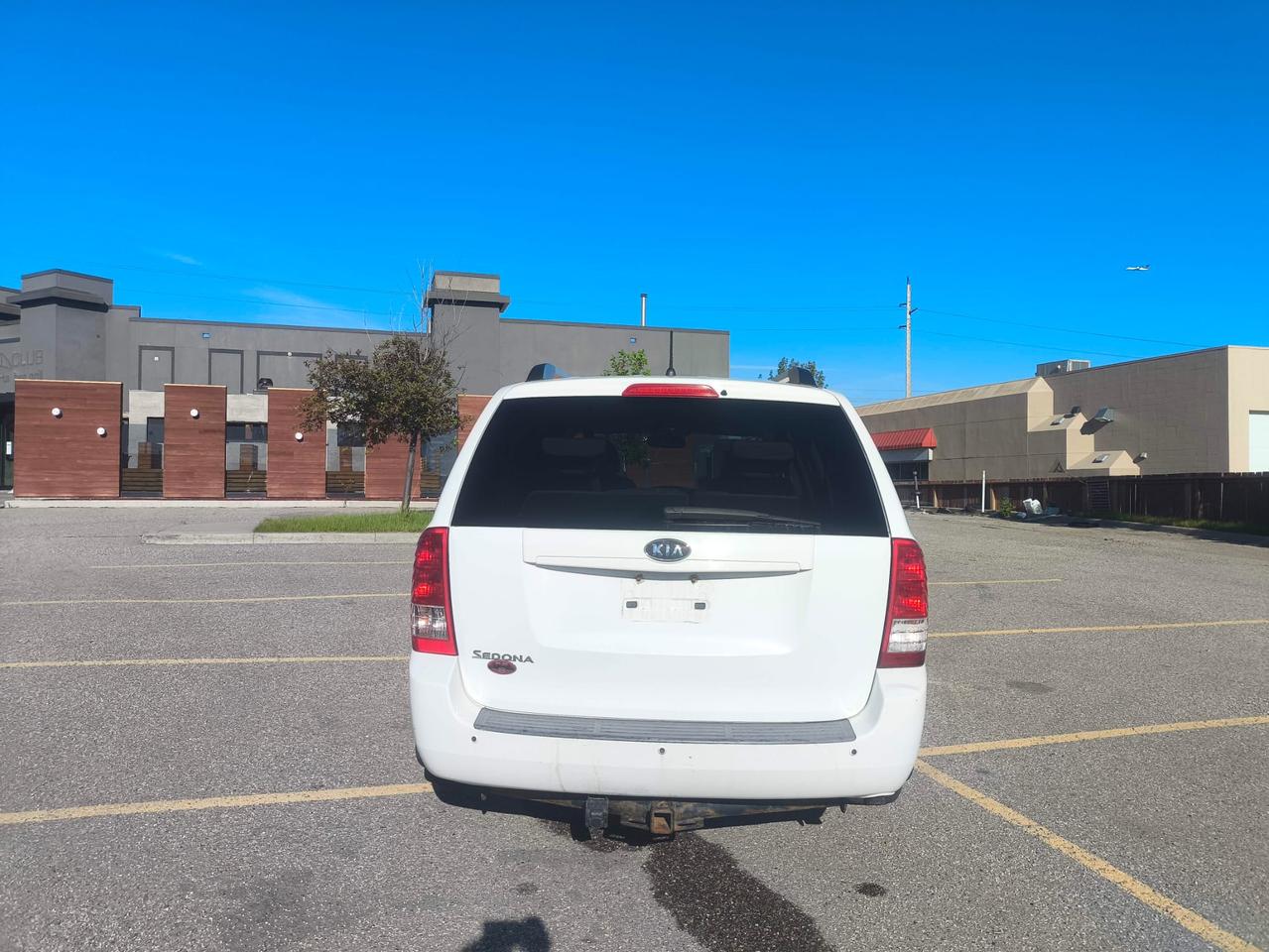 2011 Kia Sedona LX Base - Photo #5