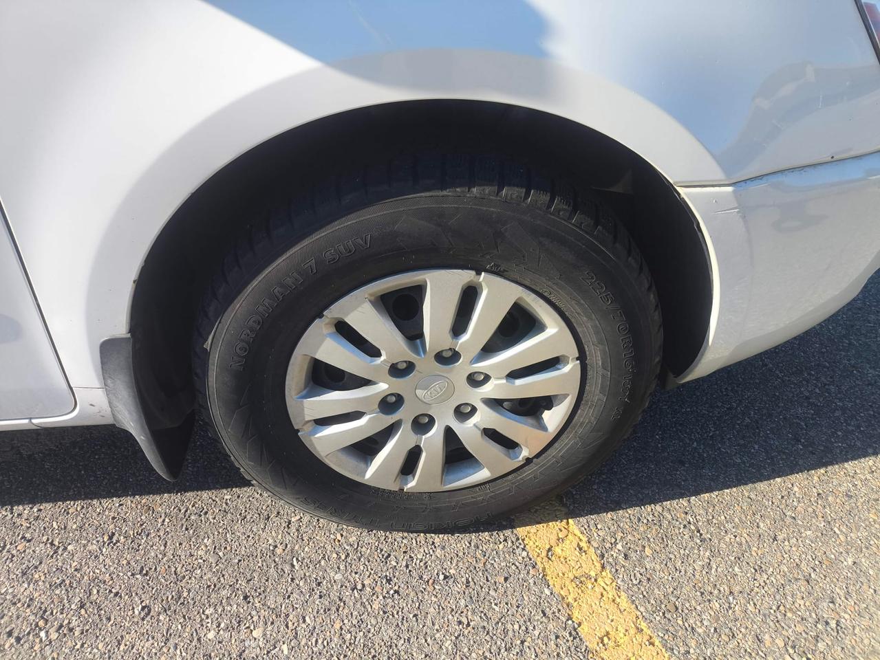 2011 Kia Sedona LX Base Photo