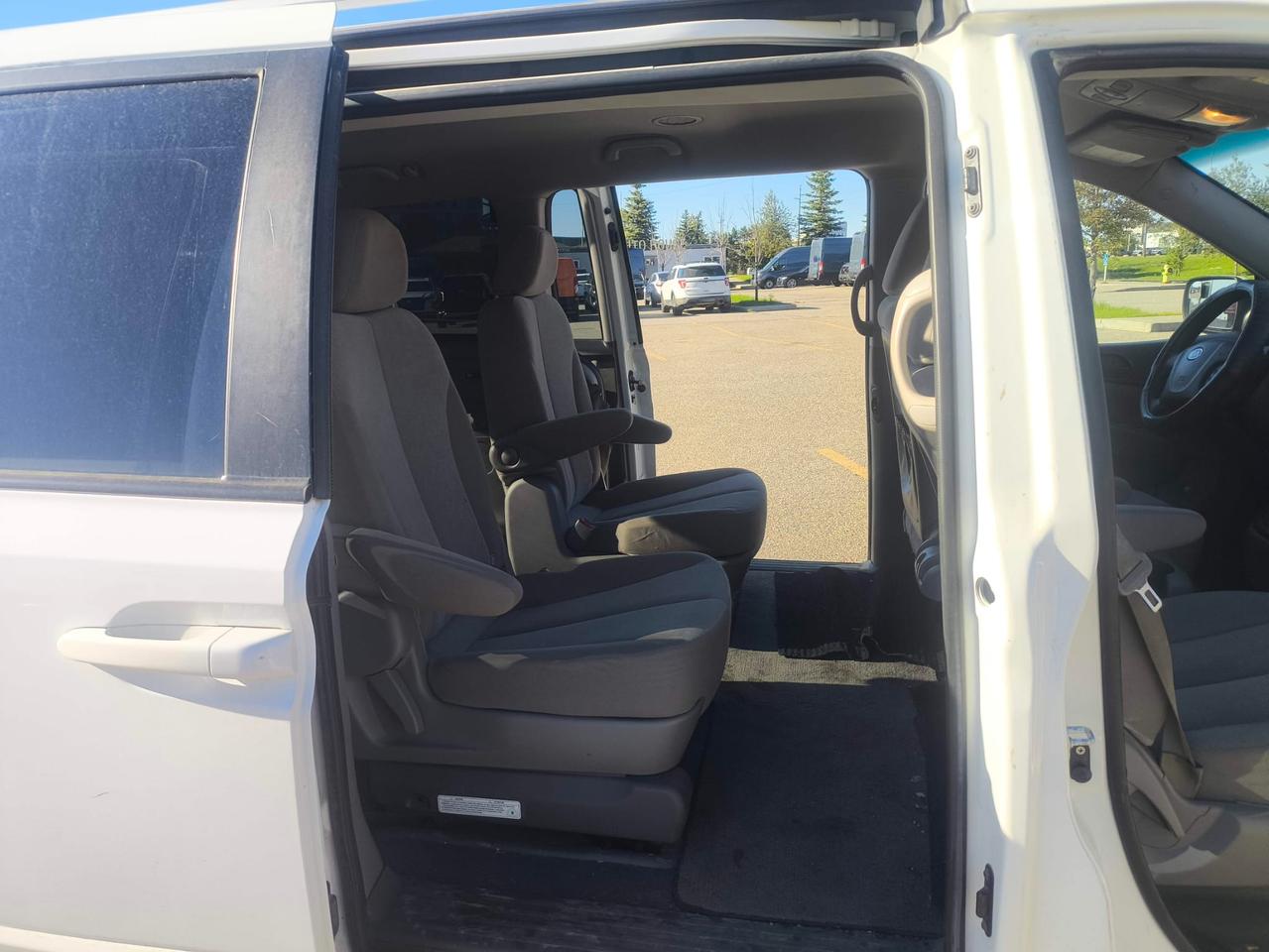 2011 Kia Sedona LX Base - Photo #15
