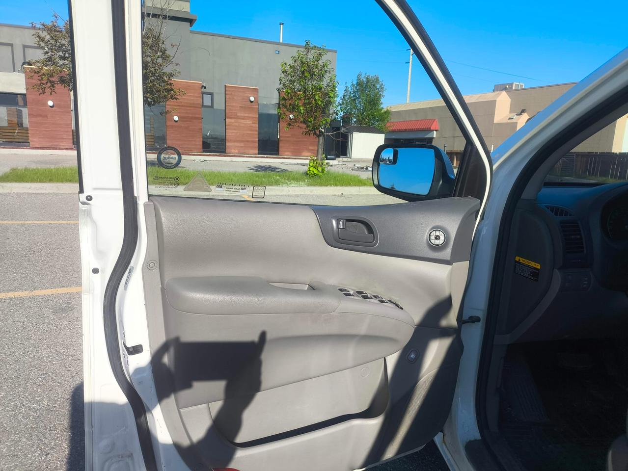 2011 Kia Sedona LX Base - Photo #19