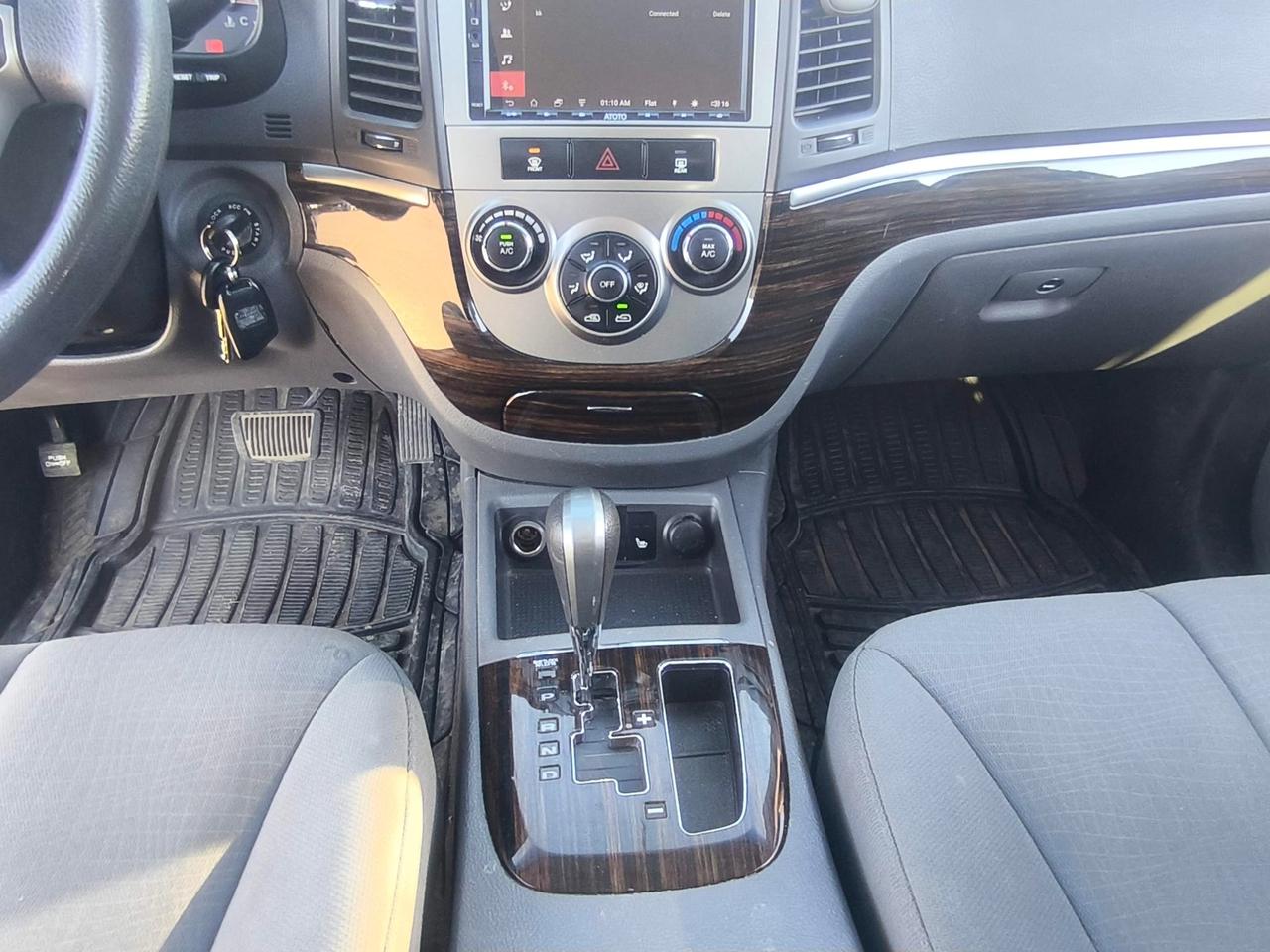 2011 Hyundai Santa Fe  Photo