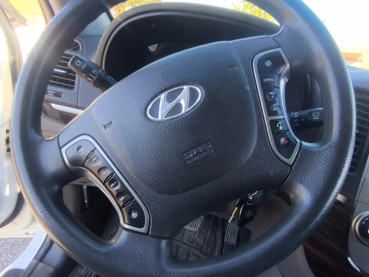2011 Hyundai Santa Fe  Photo