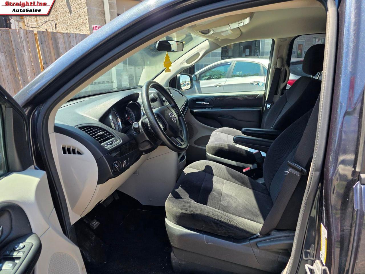 2014 Dodge Grand Caravan SE Photo