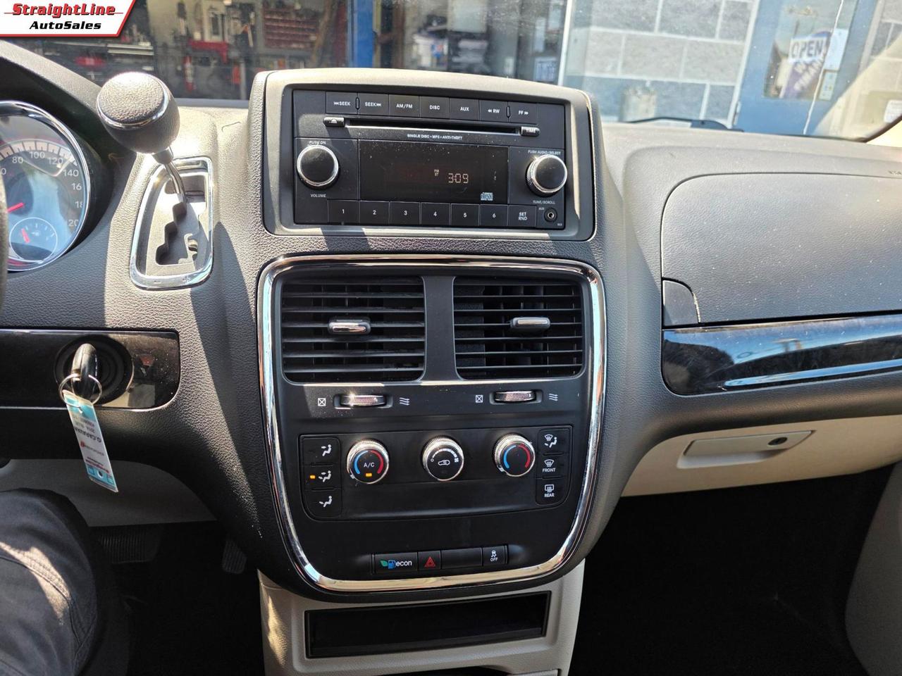 2014 Dodge Grand Caravan SE Photo