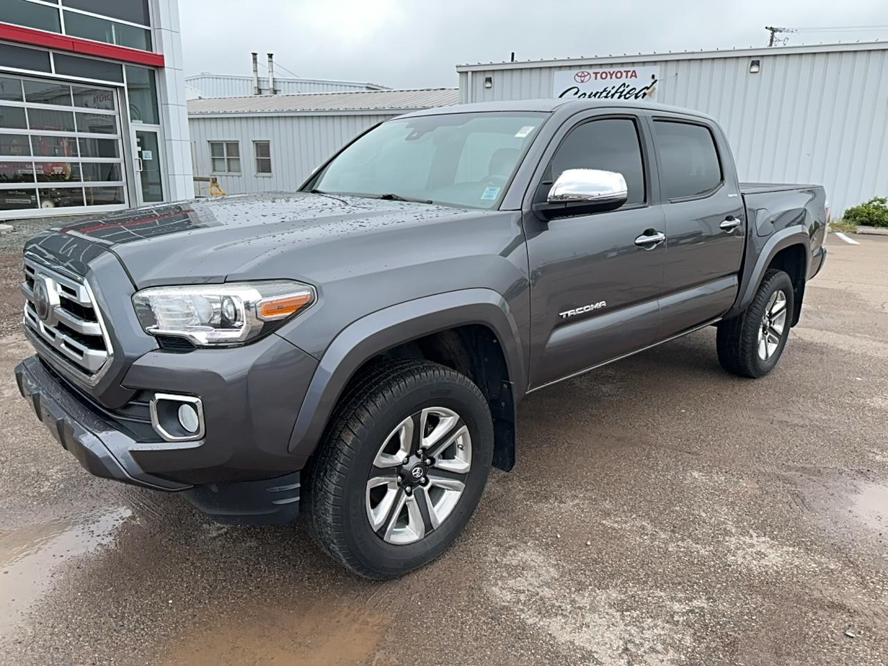 2018 Toyota Tacoma LIMITED Photo0