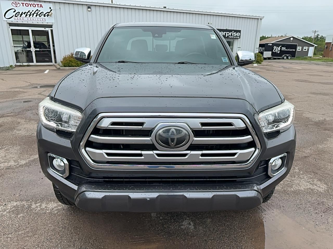 2018 Toyota Tacoma LIMITED Photo1