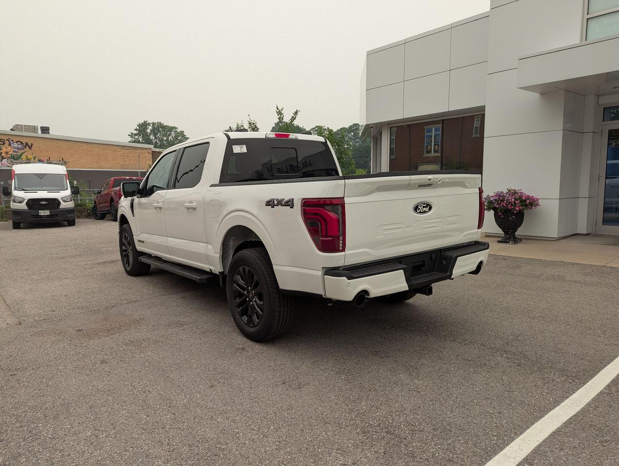 2026 Ford F-150 Lariat Supercrew Hybrid 501A 4x4 Photo3