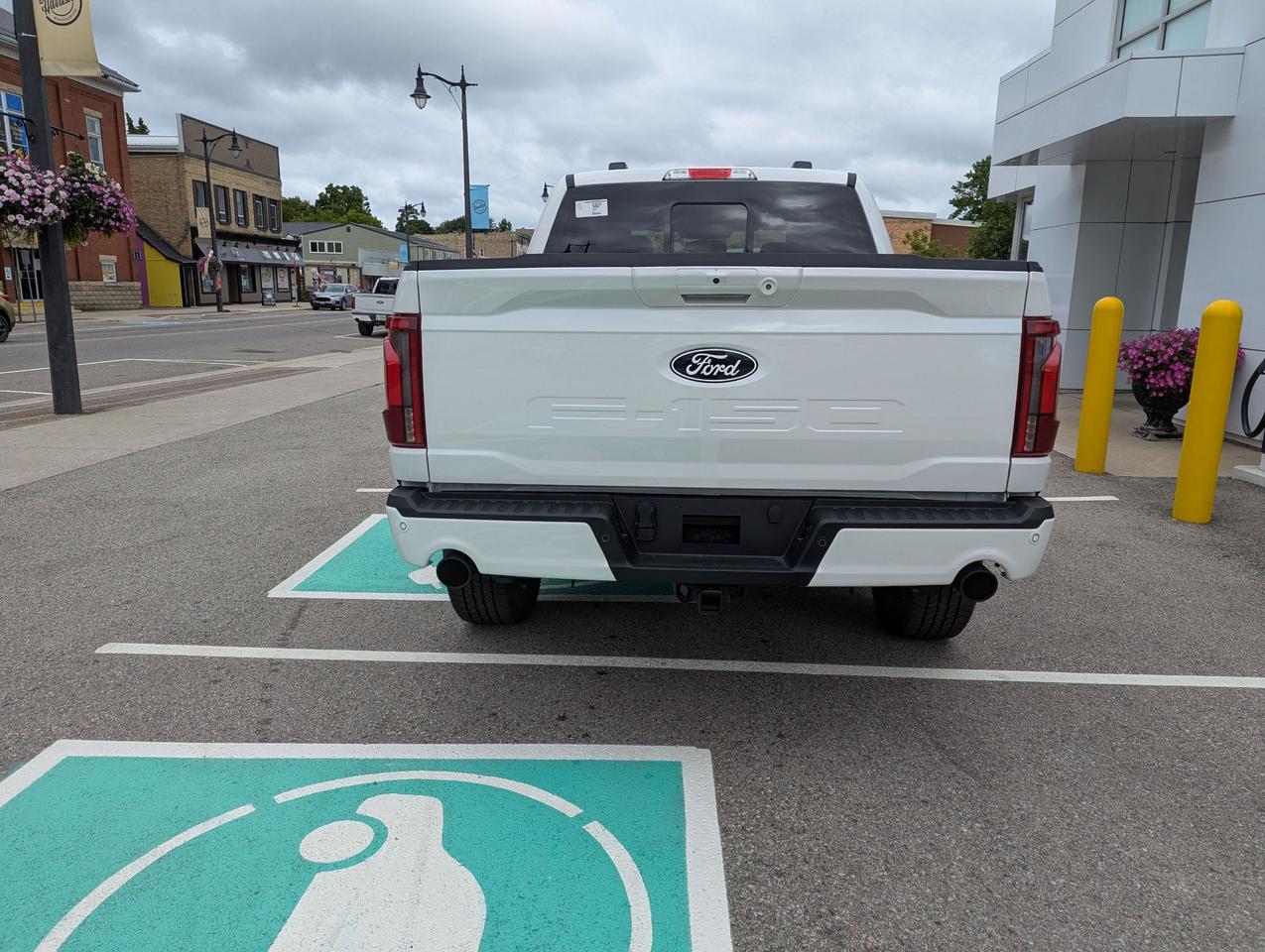 2026 Ford F-150 Lariat Supercrew Hybrid 501A 4x4 Photo4