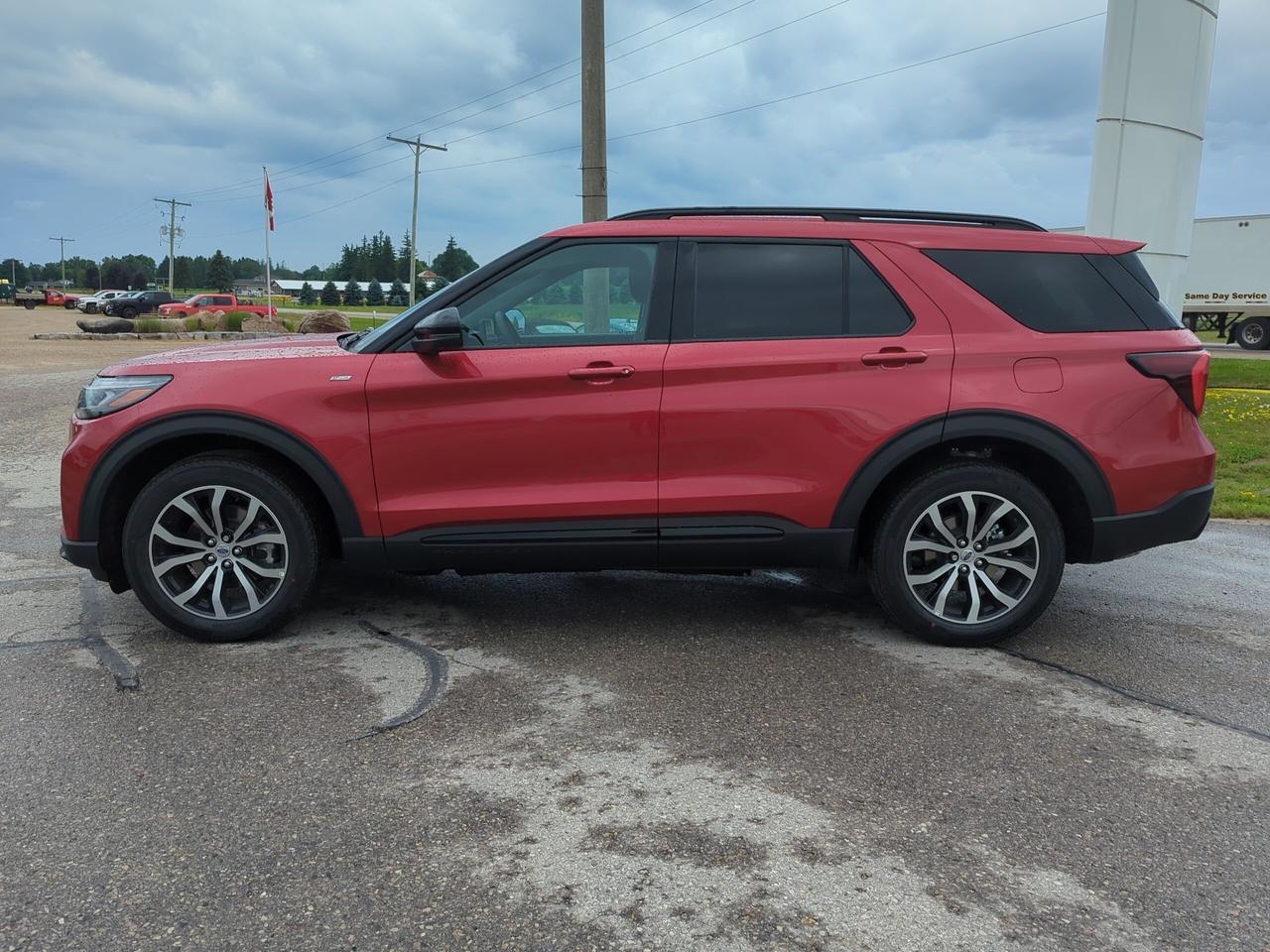 2026 Ford Explorer ST-Line 4WD Photo2